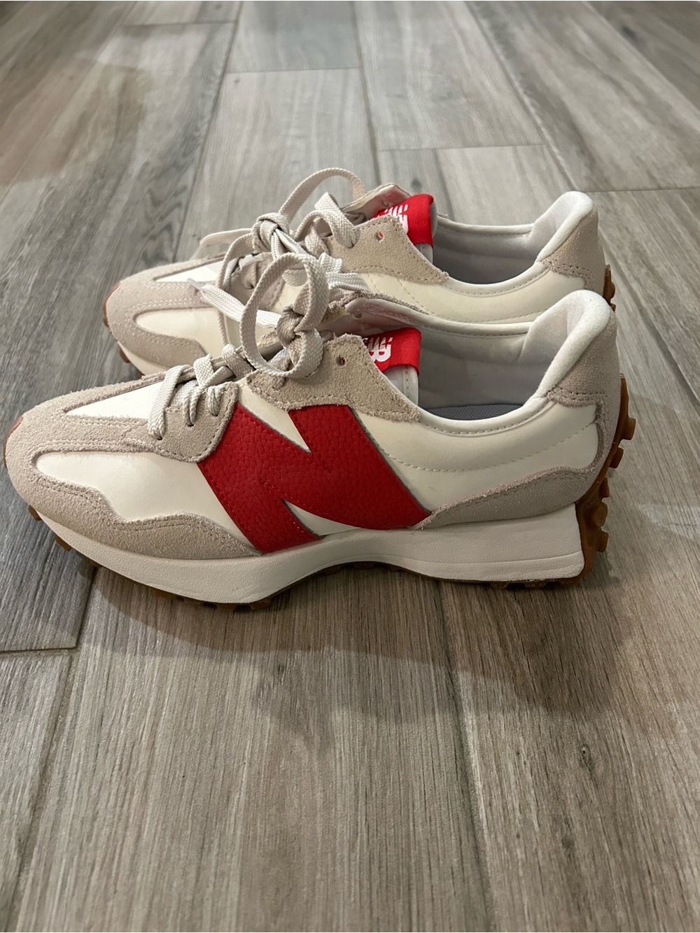 NWOT New Balance 327